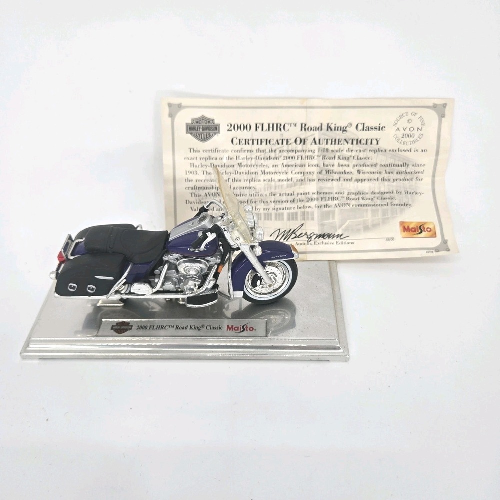 Maisto Harley Davidson 2000 FLHRC Road King Classic 1:18 Avon COA Plastic Case